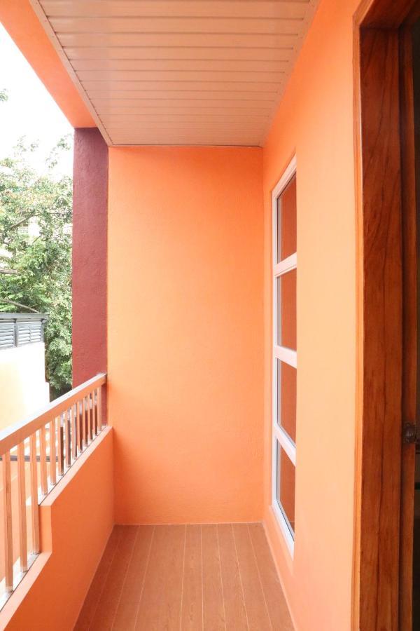 Anicia Guesthouse Rooms Paranaque City Екстер'єр фото