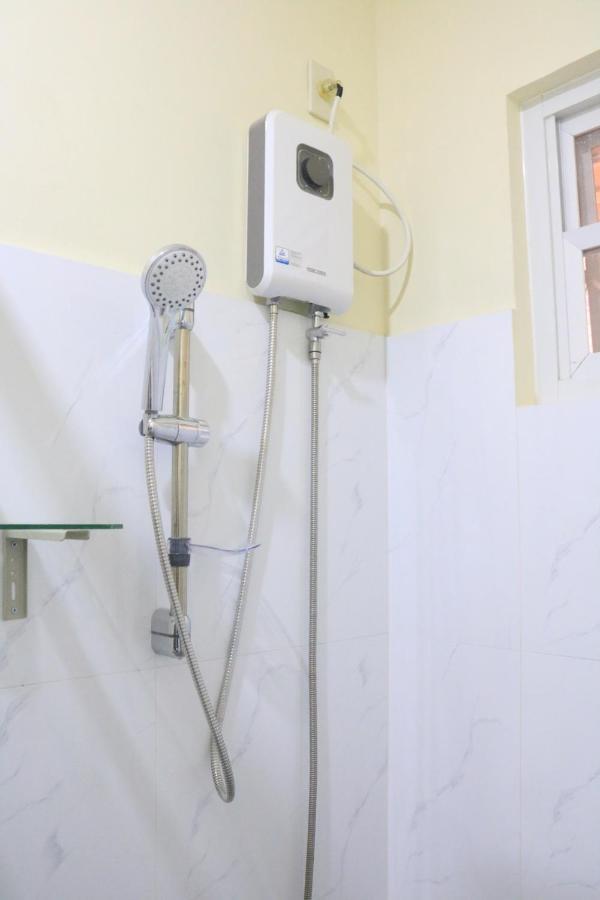 Anicia Guesthouse Rooms Paranaque City Екстер'єр фото