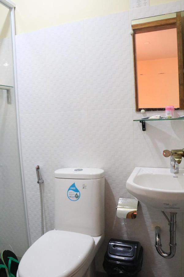 Anicia Guesthouse Rooms Paranaque City Екстер'єр фото